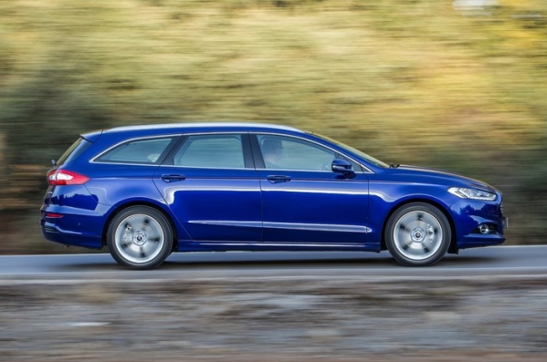 https://wcar.sets.lv/cars/Ford/Mondeo universālis/1421303305-Ford-Mondeo_Wagon_2015_800x600_wallpaper_0a.jpg